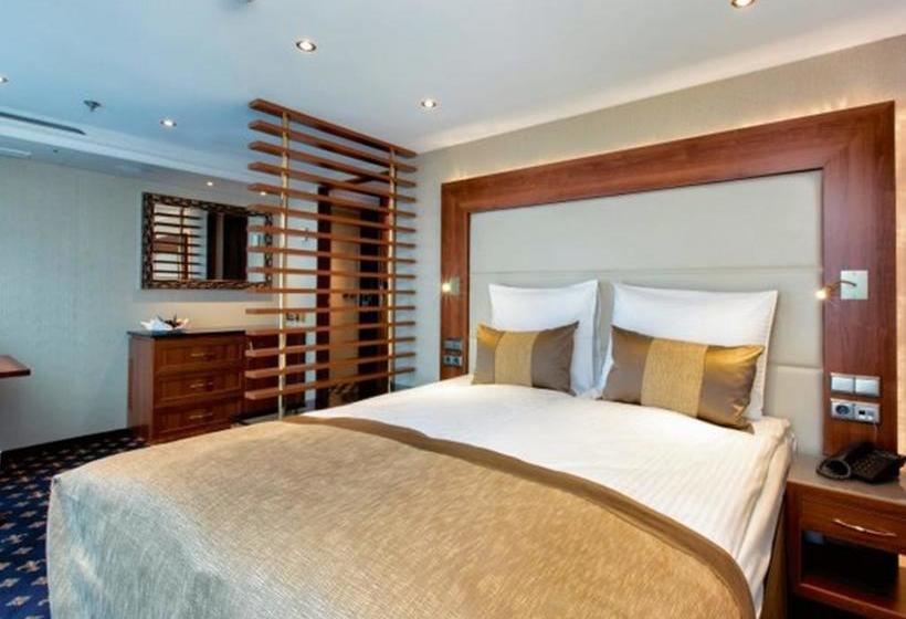 Baxter Hoare Hotel Ship Düsseldorf 7