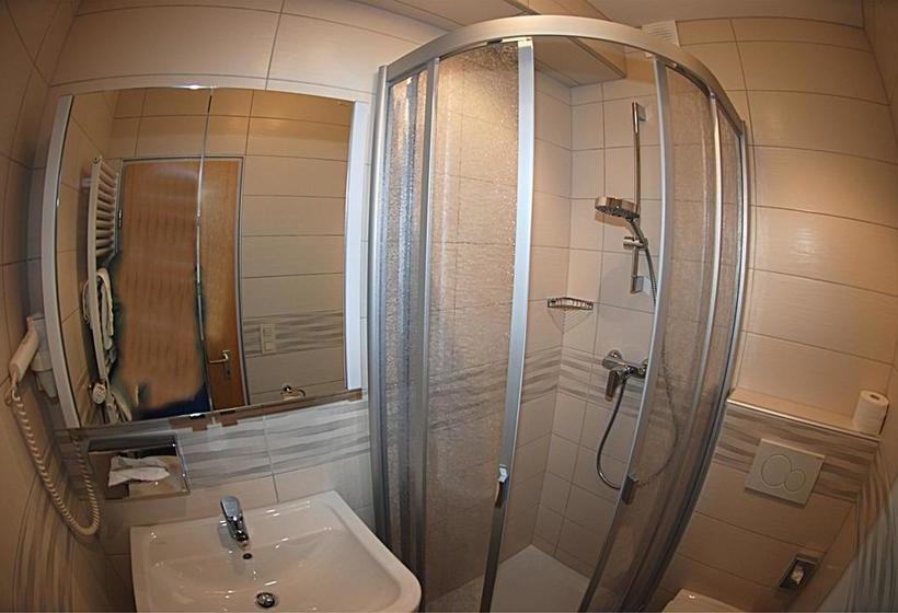 Moselhotel Leyendecker Garni 18