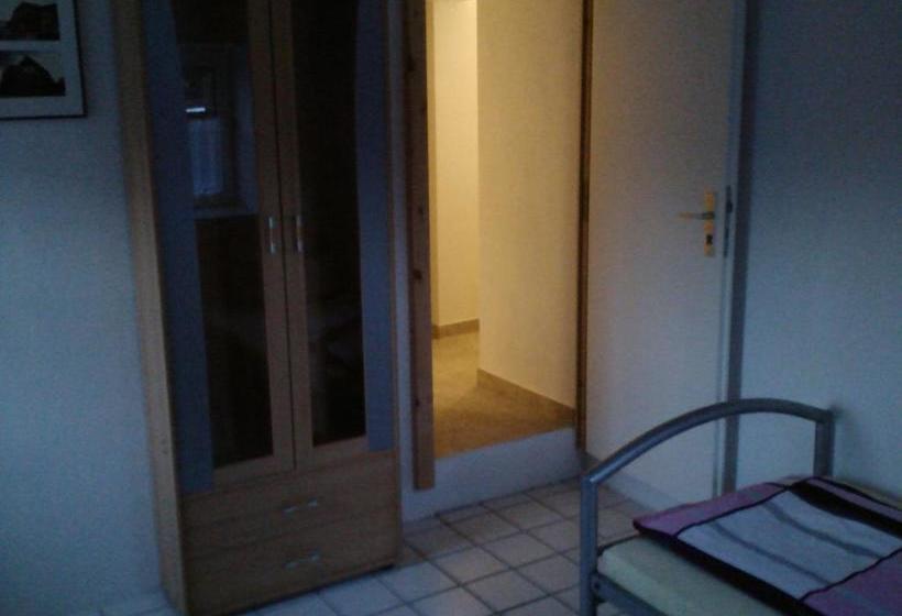 Hostel Schützenbrücke 12