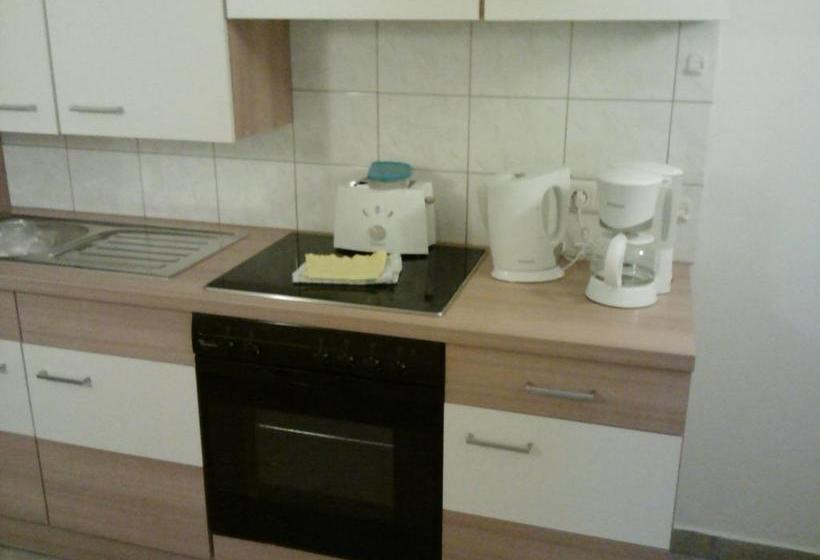 Hostel Schützenbrücke 8