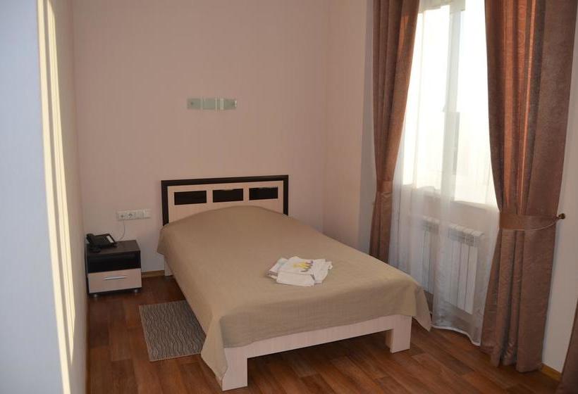 Hotel Severny Zamok 11