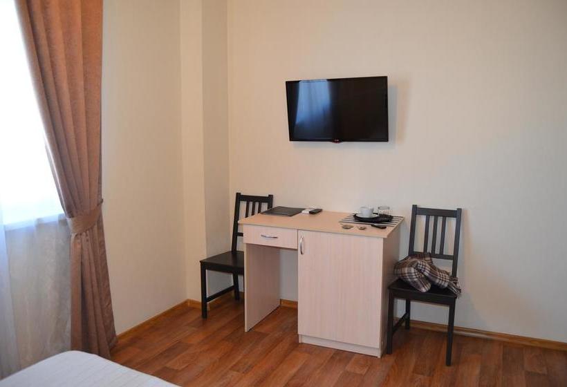 Hotel Severny Zamok 8