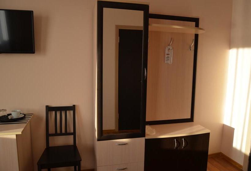 Hotel Severny Zamok 9