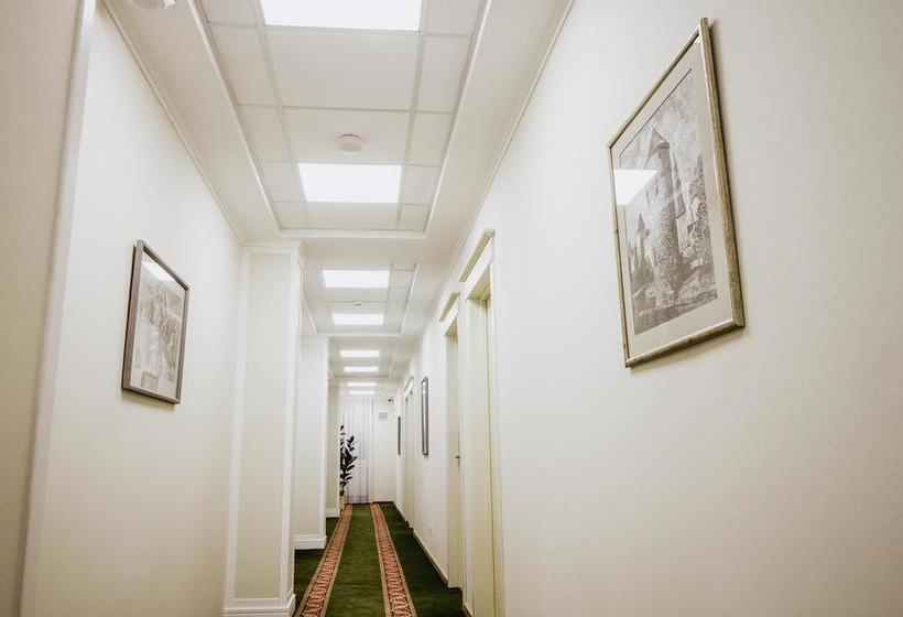 Hotel Starosadskiy 20