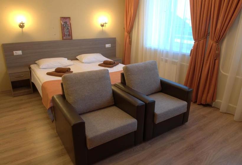 Aparthotel Camelot 19