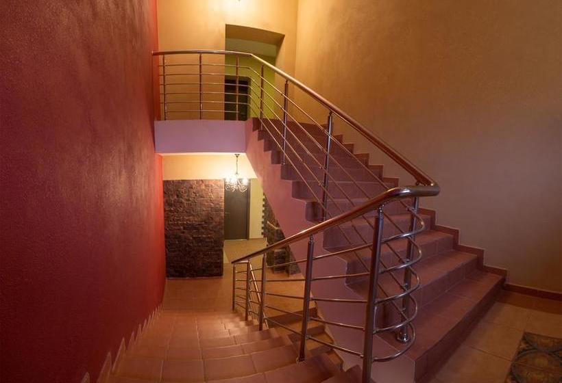 Aparthotel Camelot 8