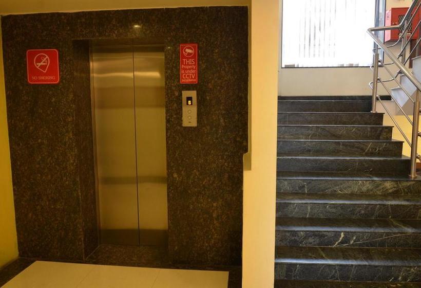 Hotel OYO Rooms Kutchery Road 16