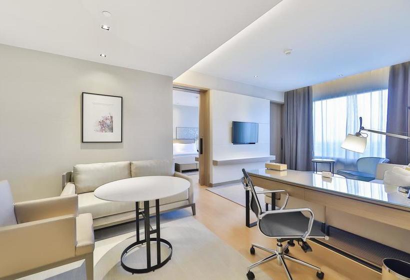 Holiday Inn Hotel & Suites Rayong City Centre 13