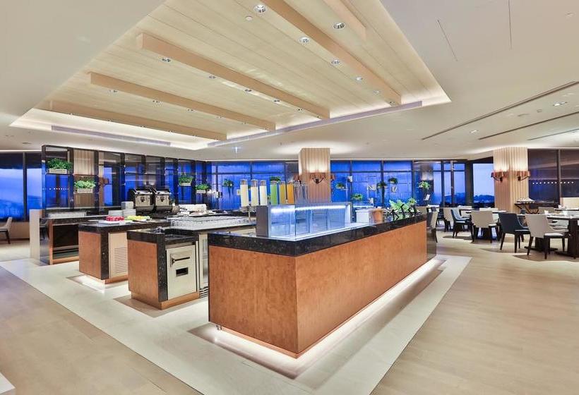 Holiday Inn Hotel & Suites Rayong City Centre 2