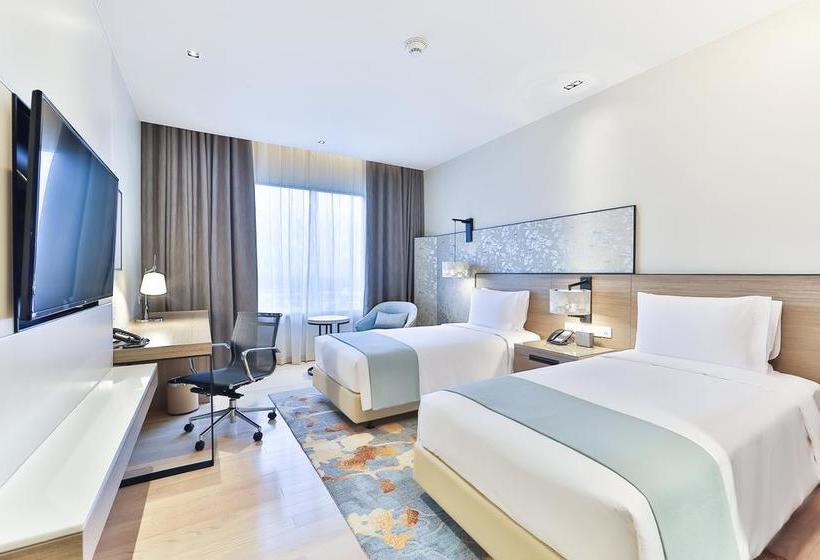 Holiday Inn Hotel & Suites Rayong City Centre 8