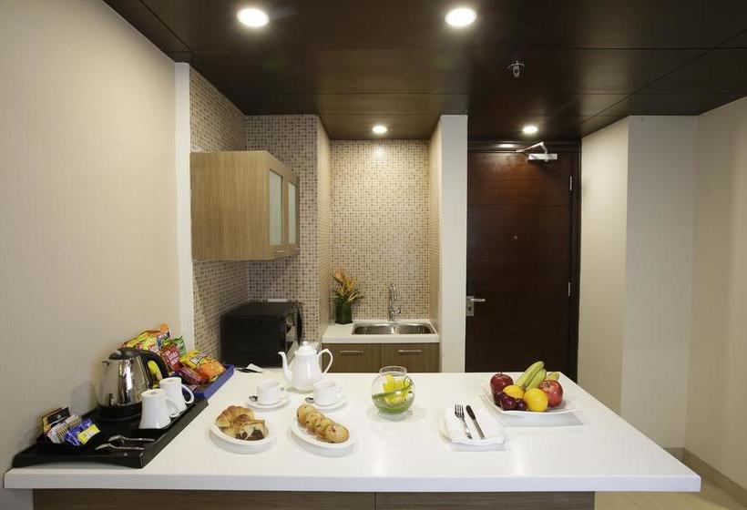 Hotel Golden Tulip Suites Gurgaon 11