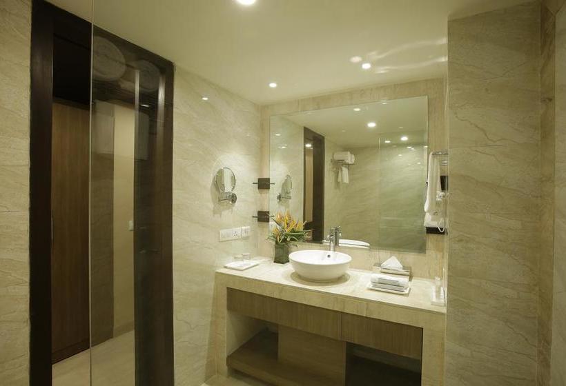 Hotel Golden Tulip Suites Gurgaon 12