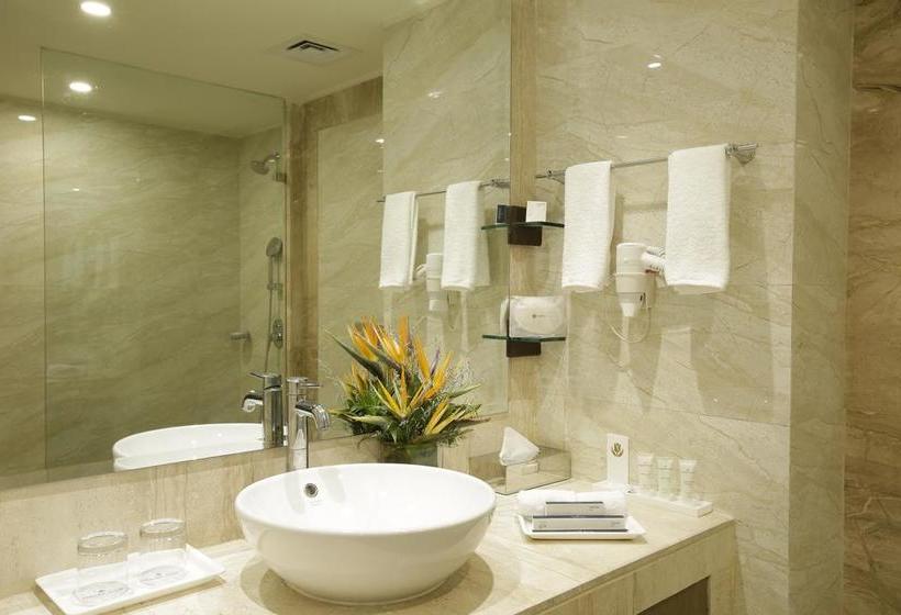 Hotel Golden Tulip Suites Gurgaon 13