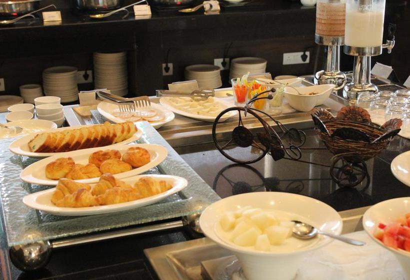 Hotel Golden Tulip Suites Gurgaon 7