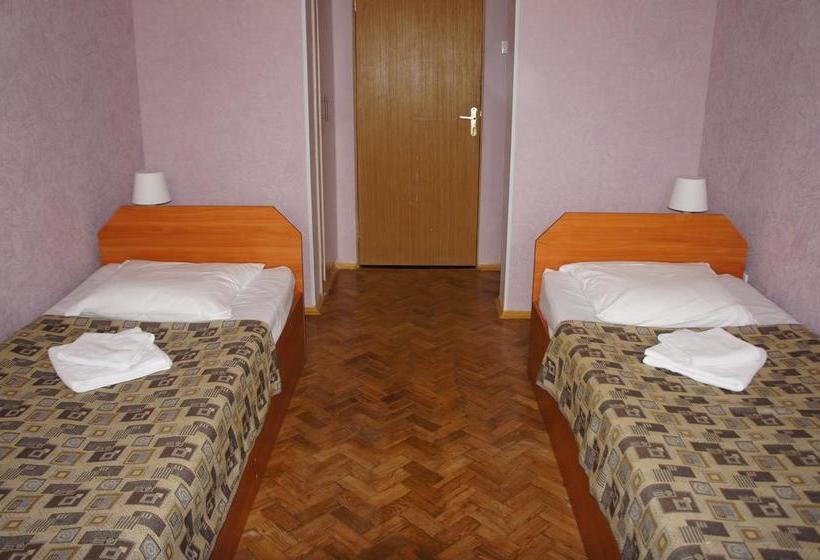 Ramin Economy Hotel 4