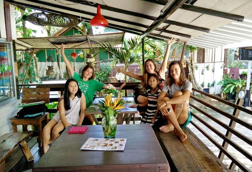 Hotel Tuk Tuk Guesthouse 12