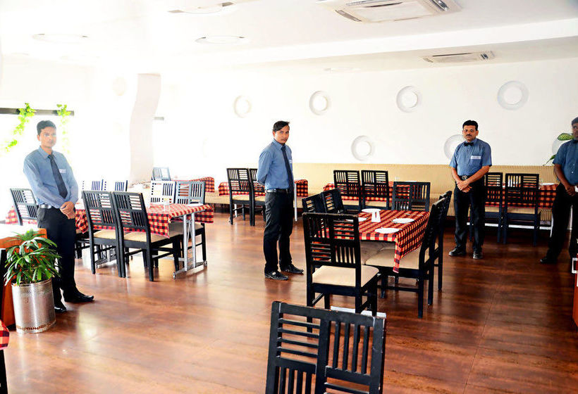 Hotel Vista Rooms At M.p Law College 8