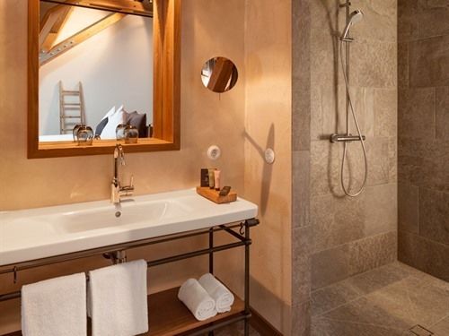 Hotel Landgasthof Almhof 13