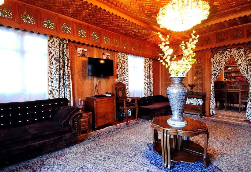 Hotel New Jacquline Heritage Houseboats 1