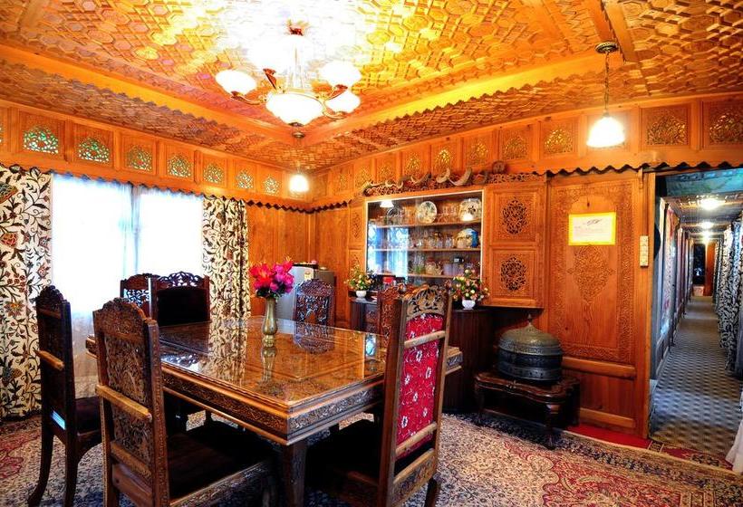 Hotel New Jacquline Heritage Houseboats 3