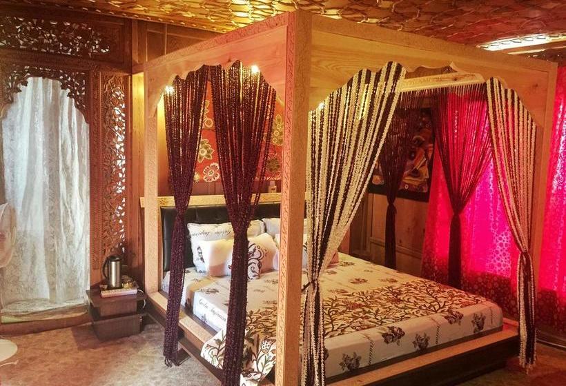 Hotel New Jacquline Heritage Houseboats 4