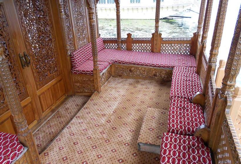 Hotel New Jacquline Heritage Houseboats 8