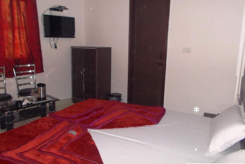 Hotel Raj Paradise 16