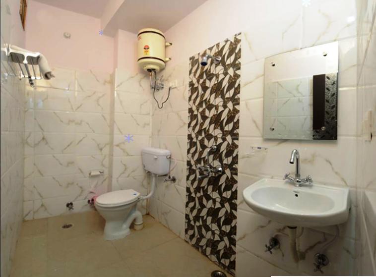 Hotel Raj Paradise 18