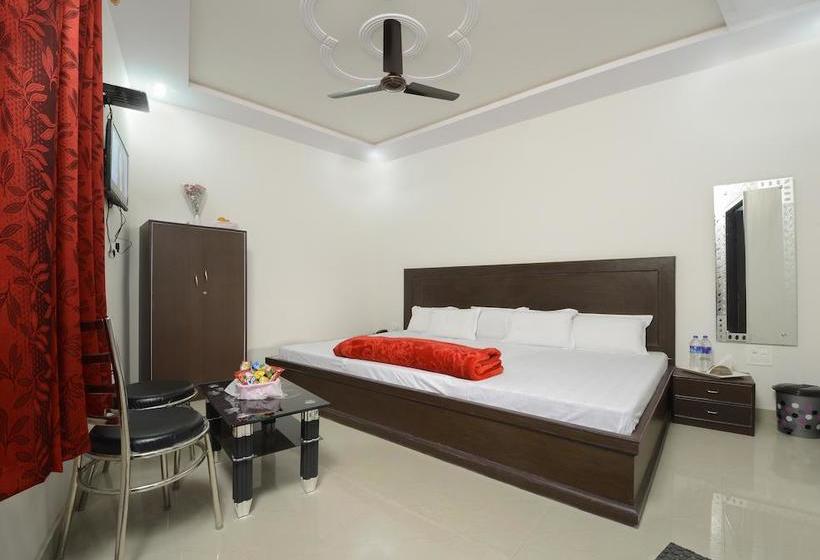 Hotel Raj Paradise 4