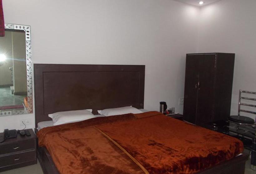 Hotel Raj Paradise 7