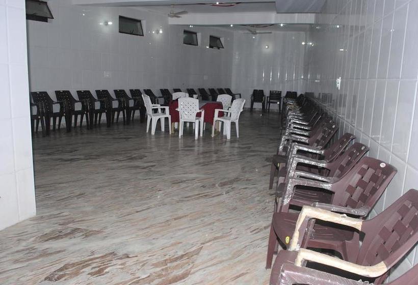 Hotel Raj Paradise 8