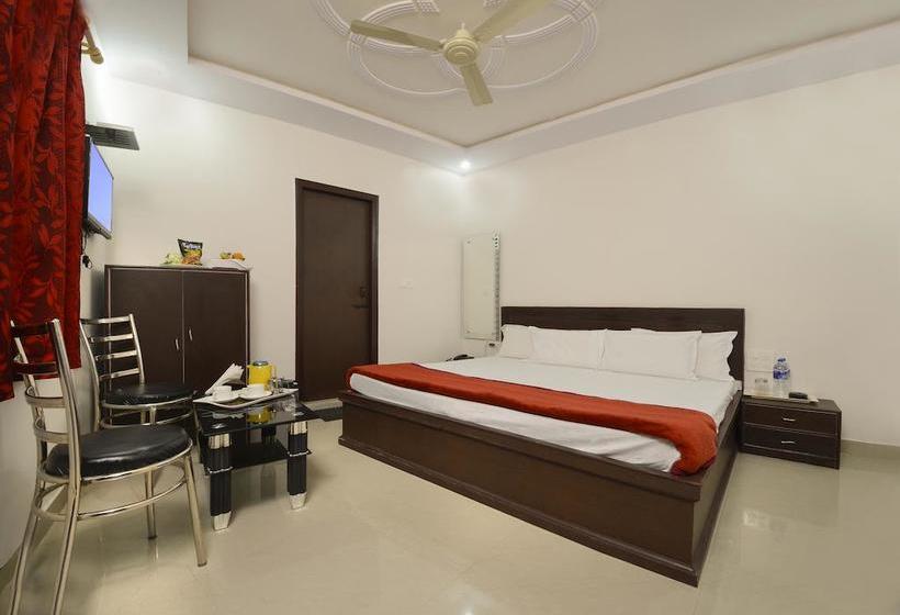 Hotel Raj Paradise 9