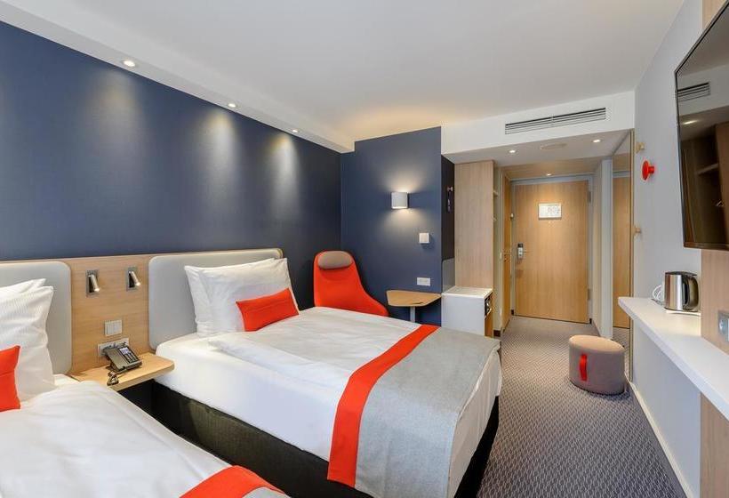 Hotel Holiday Inn Express Moscow-paveletskaya 12