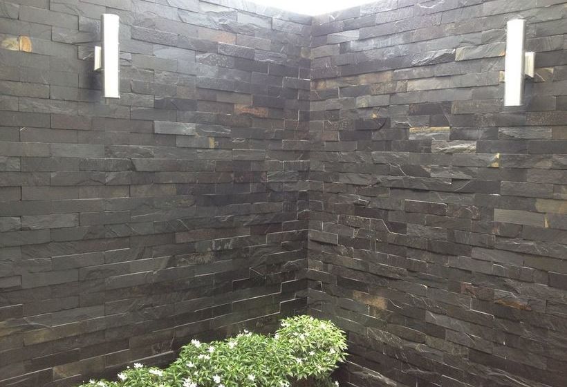 Hôtel Limelight Village 15