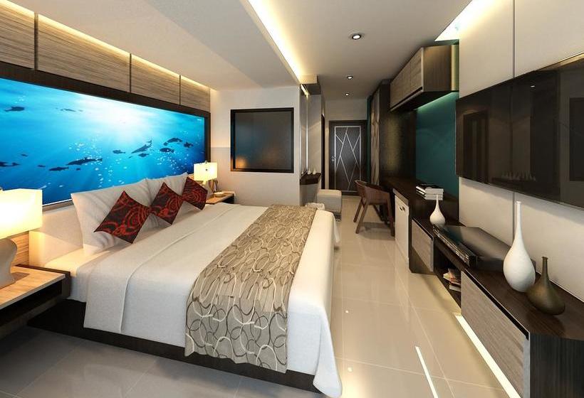 Hotel The Marina Phuket 12