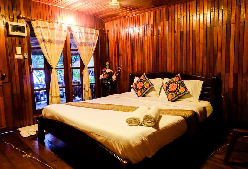 Hotel The Lion Resort 2