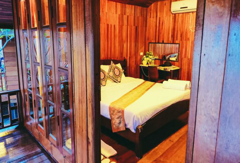 Hotel The Lion Resort 8