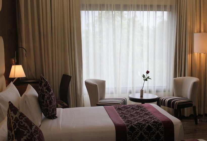 Hotel Clarks Inn Suites Gwalior 5