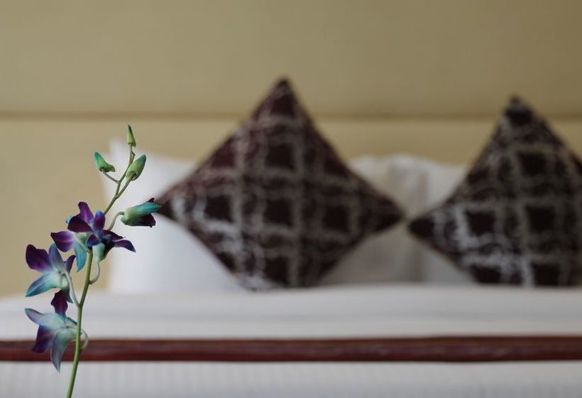 Hotel Clarks Inn Suites Gwalior 9