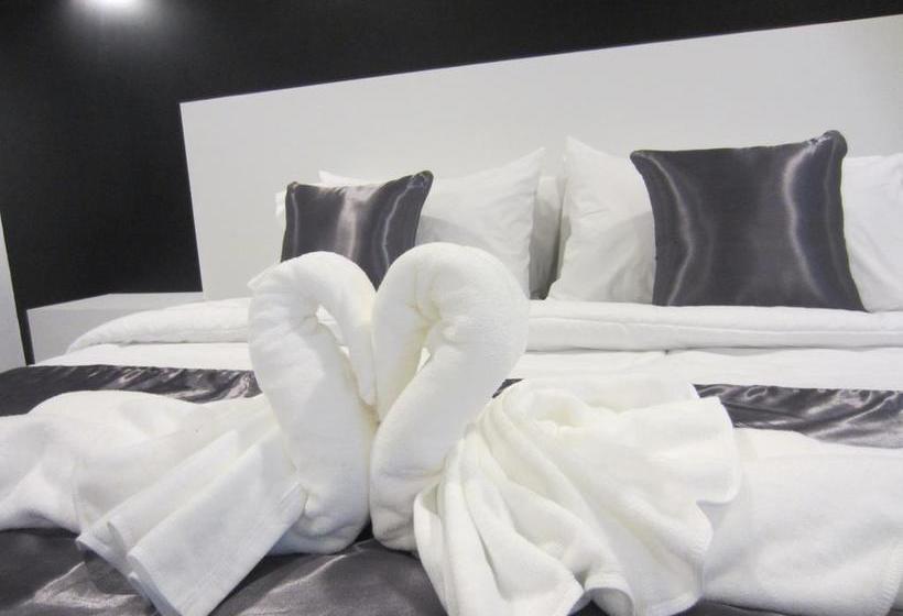 Hotel The Luna Compass 1