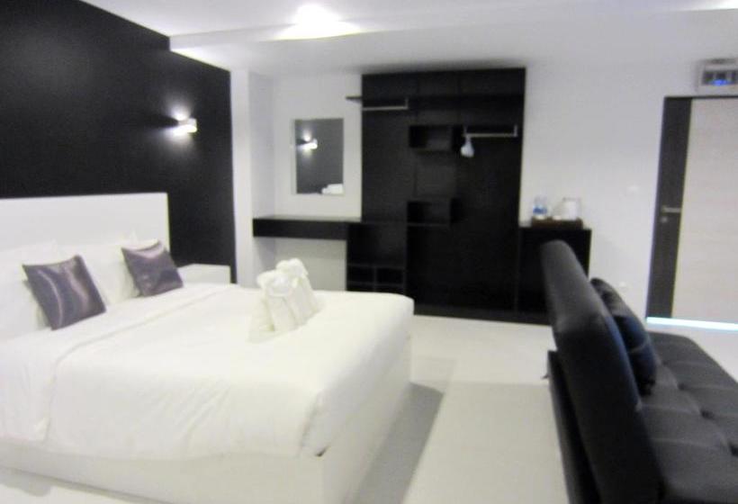 Hotel The Luna Compass 13