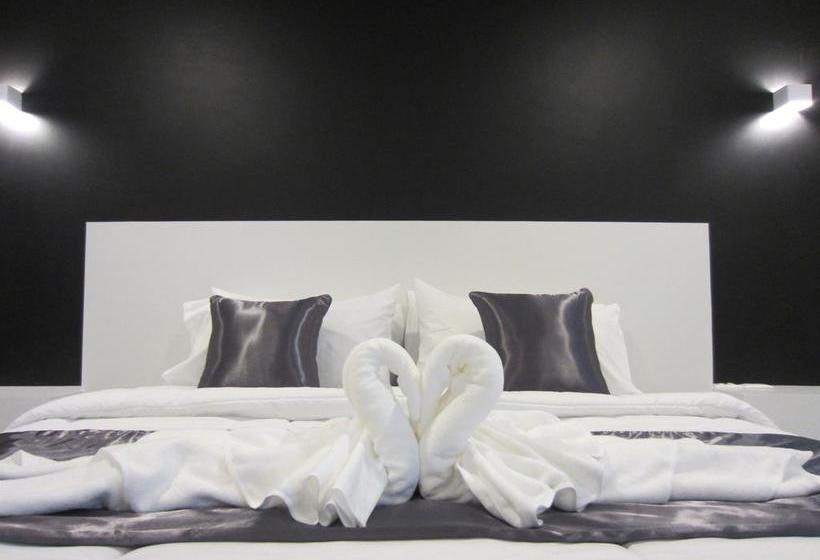 Hotel The Luna Compass 7