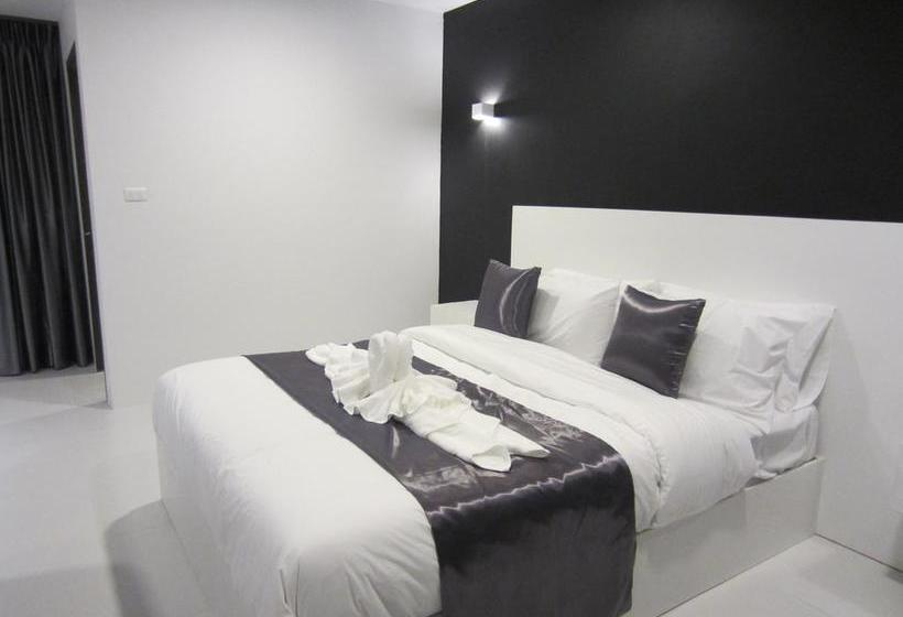 Hotel The Luna Compass 8