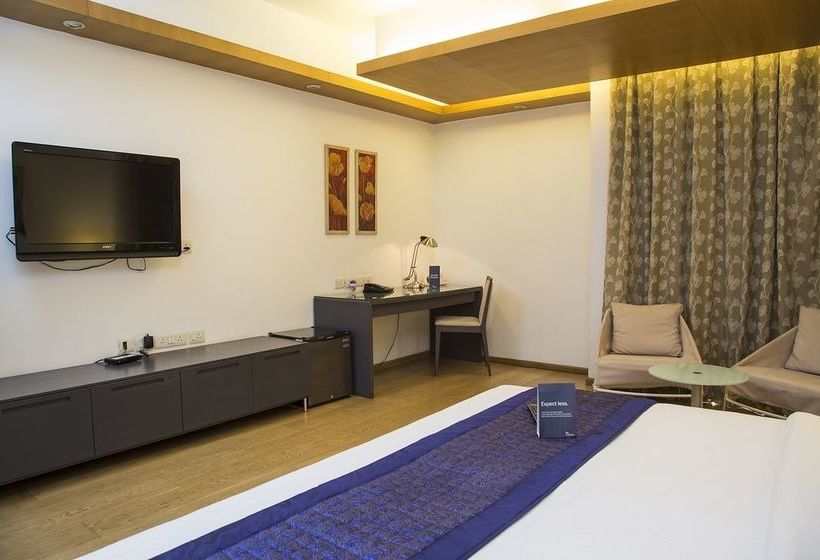 Fabhotel Raj Darbar Iffco 8