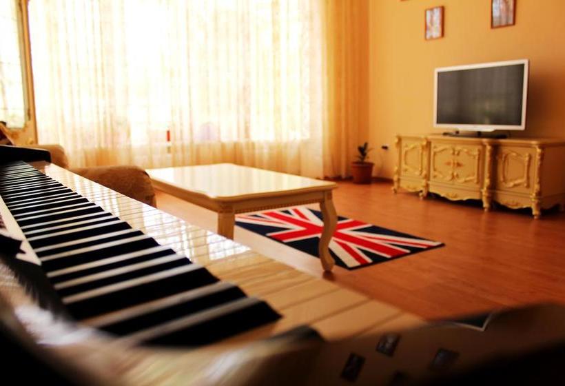 Sherlock Homes Hostel