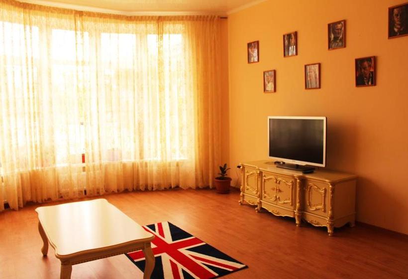 Sherlock Homes Hostel 17