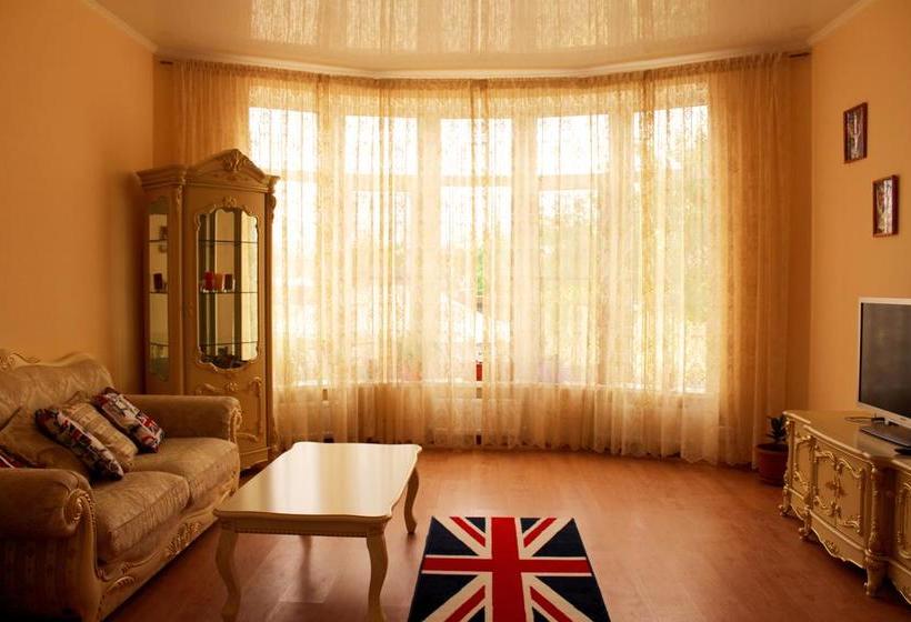 Sherlock Homes Hostel 18