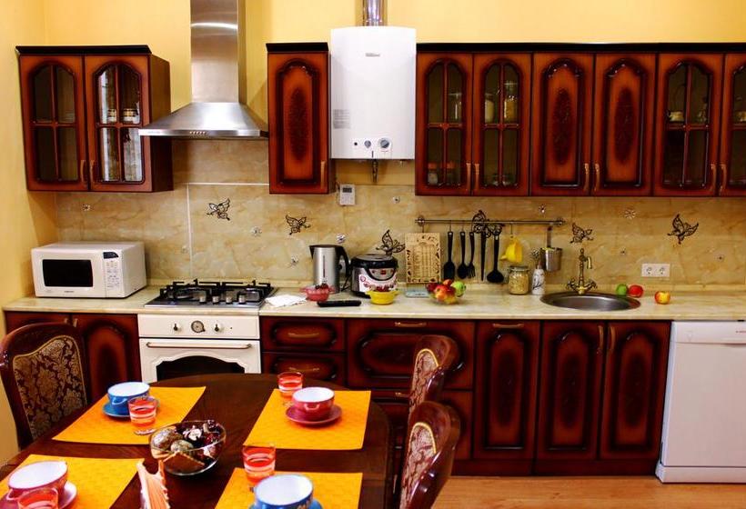 Sherlock Homes Hostel 4