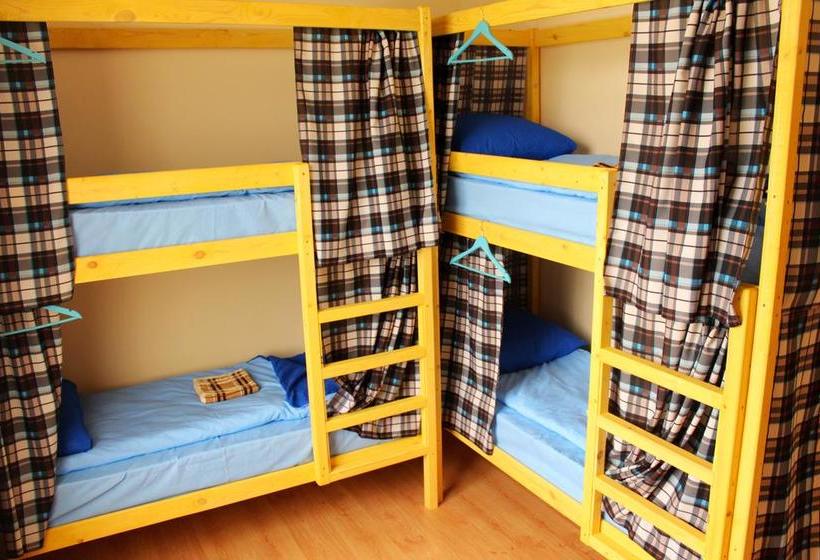 Sherlock Homes Hostel 9