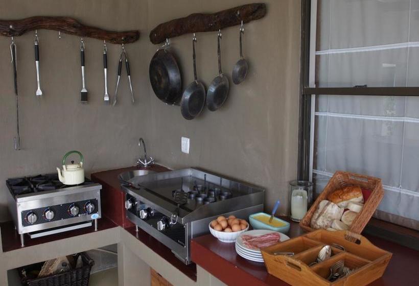 Hotel Ufumene Game Lodge 10